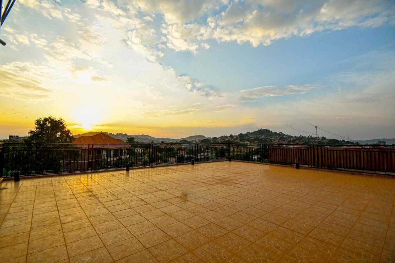 Peace Of Mind Suites Entebbe Exterior foto