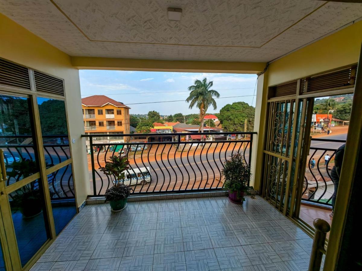 Peace Of Mind Suites Entebbe Exterior foto