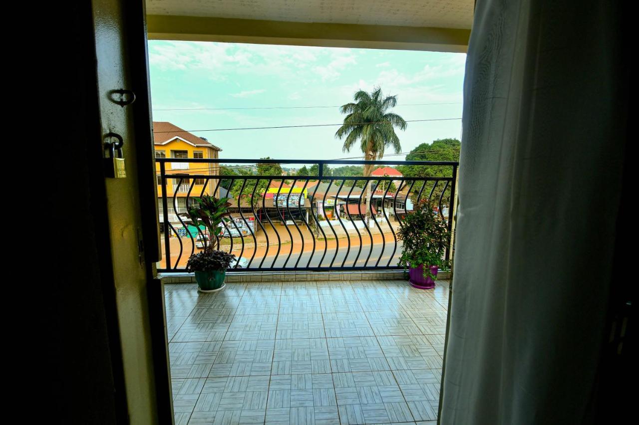 Peace Of Mind Suites Entebbe Exterior foto