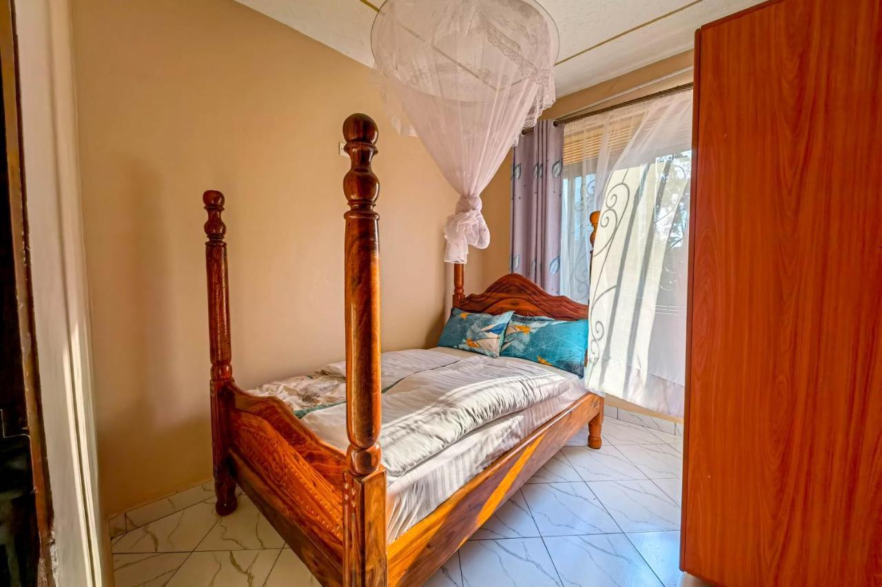 Peace Of Mind Suites Entebbe Exterior foto