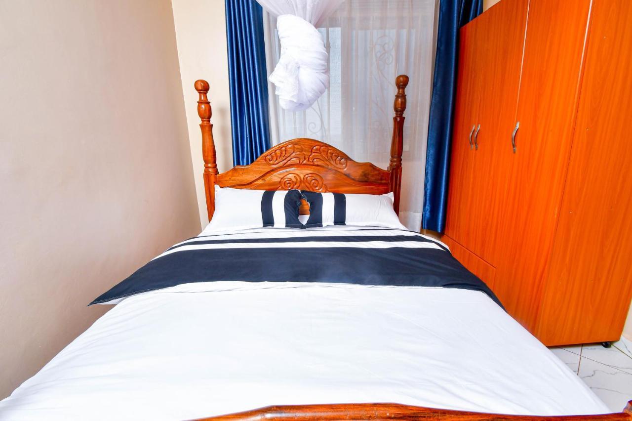 Peace Of Mind Suites Entebbe Exterior foto